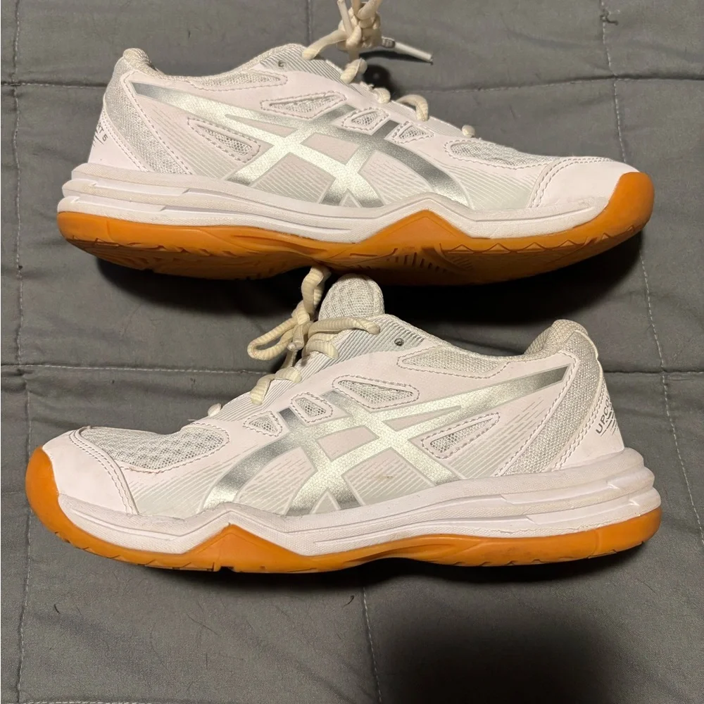 ASICS Upcourt White and Silver Athletic Sneakers Women’s Size 3.5 - Picture 6 of 7